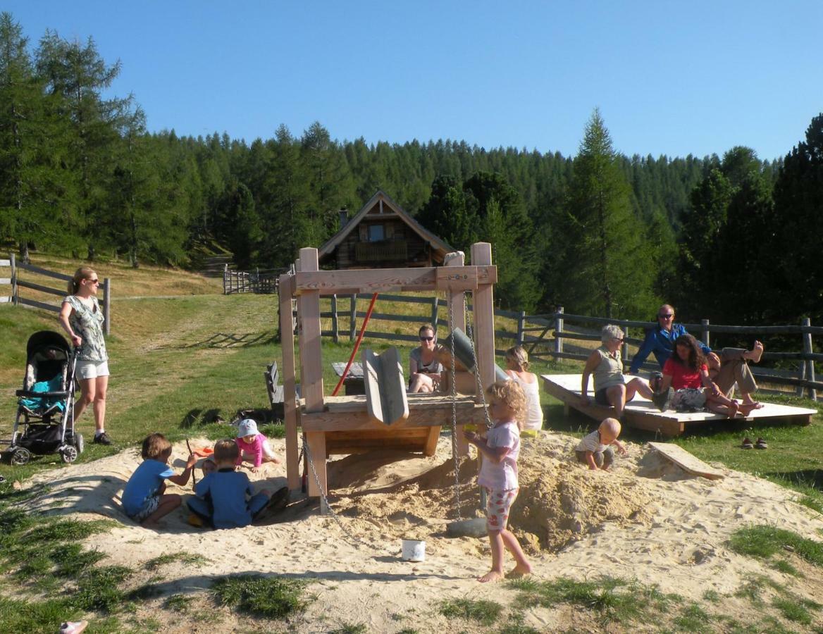 Hotel Hiasl Zirbenhuette Hochrindl Esterno foto