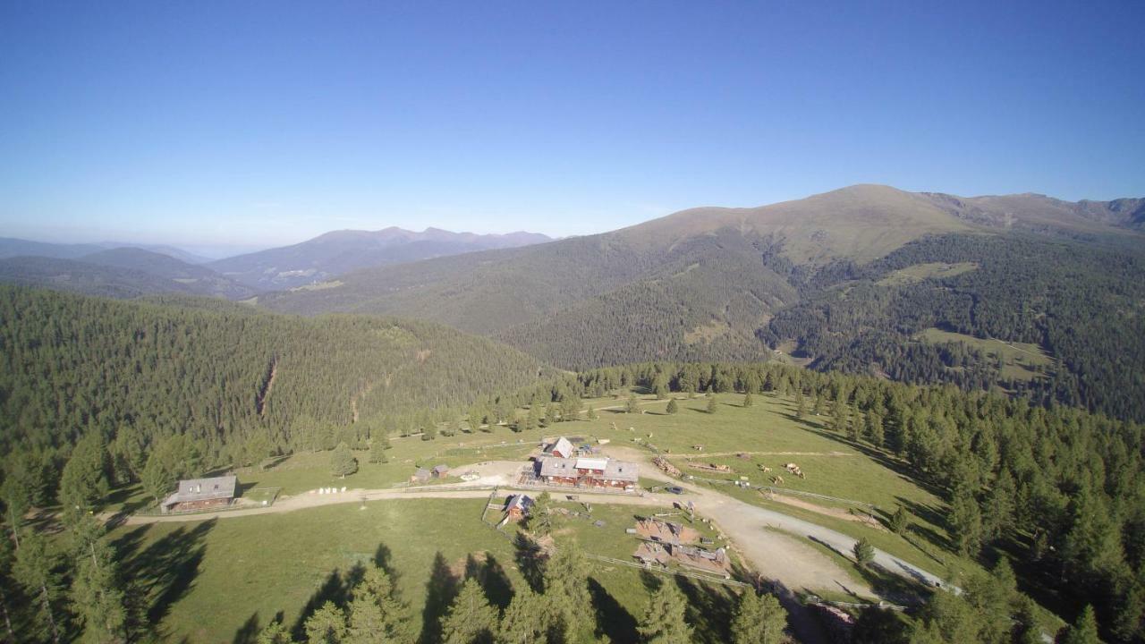 Hotel Hiasl Zirbenhuette Hochrindl Esterno foto